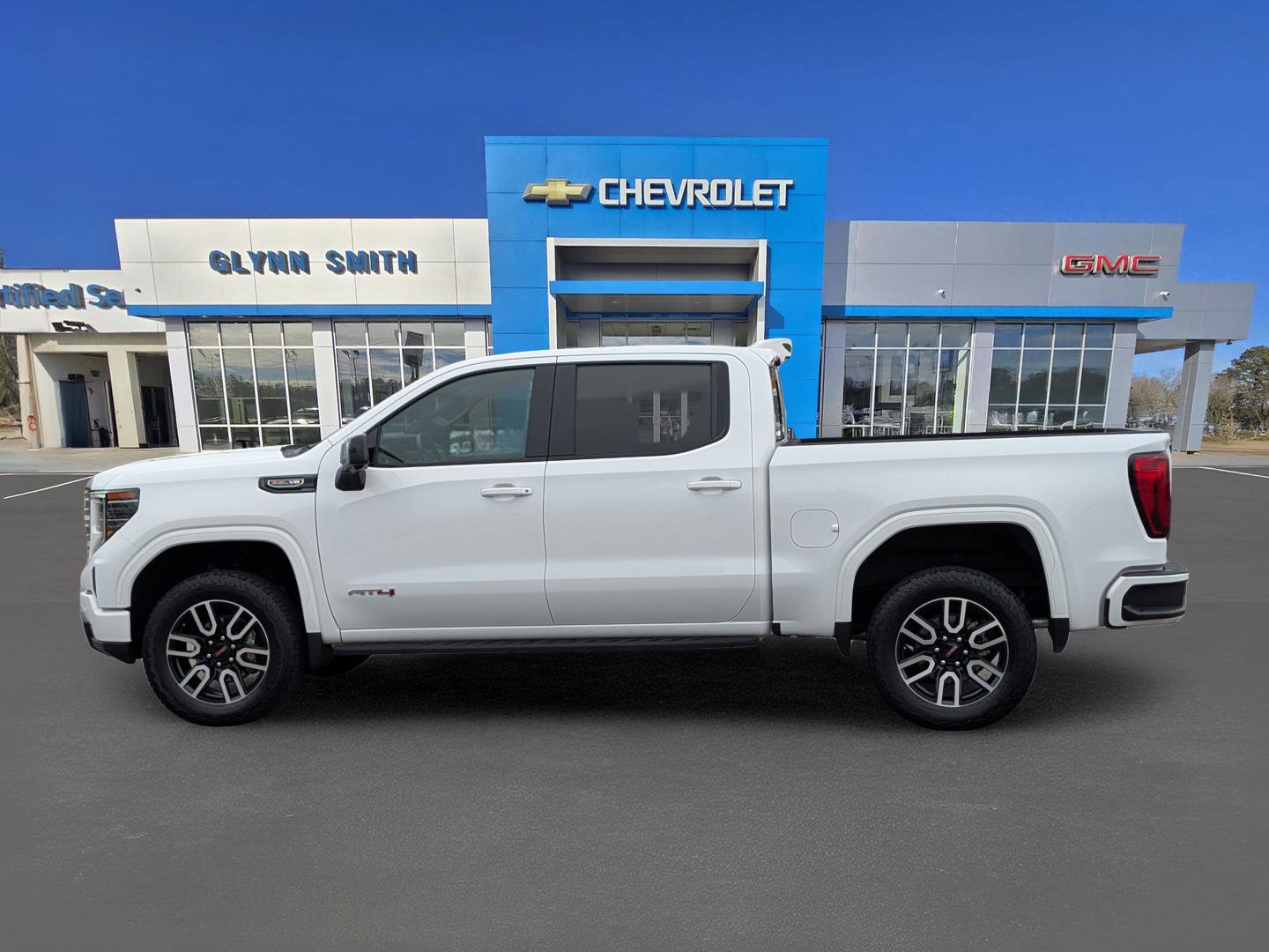 Used 2024 GMC Sierra 1500 AT4 w/ Technology Package image 13