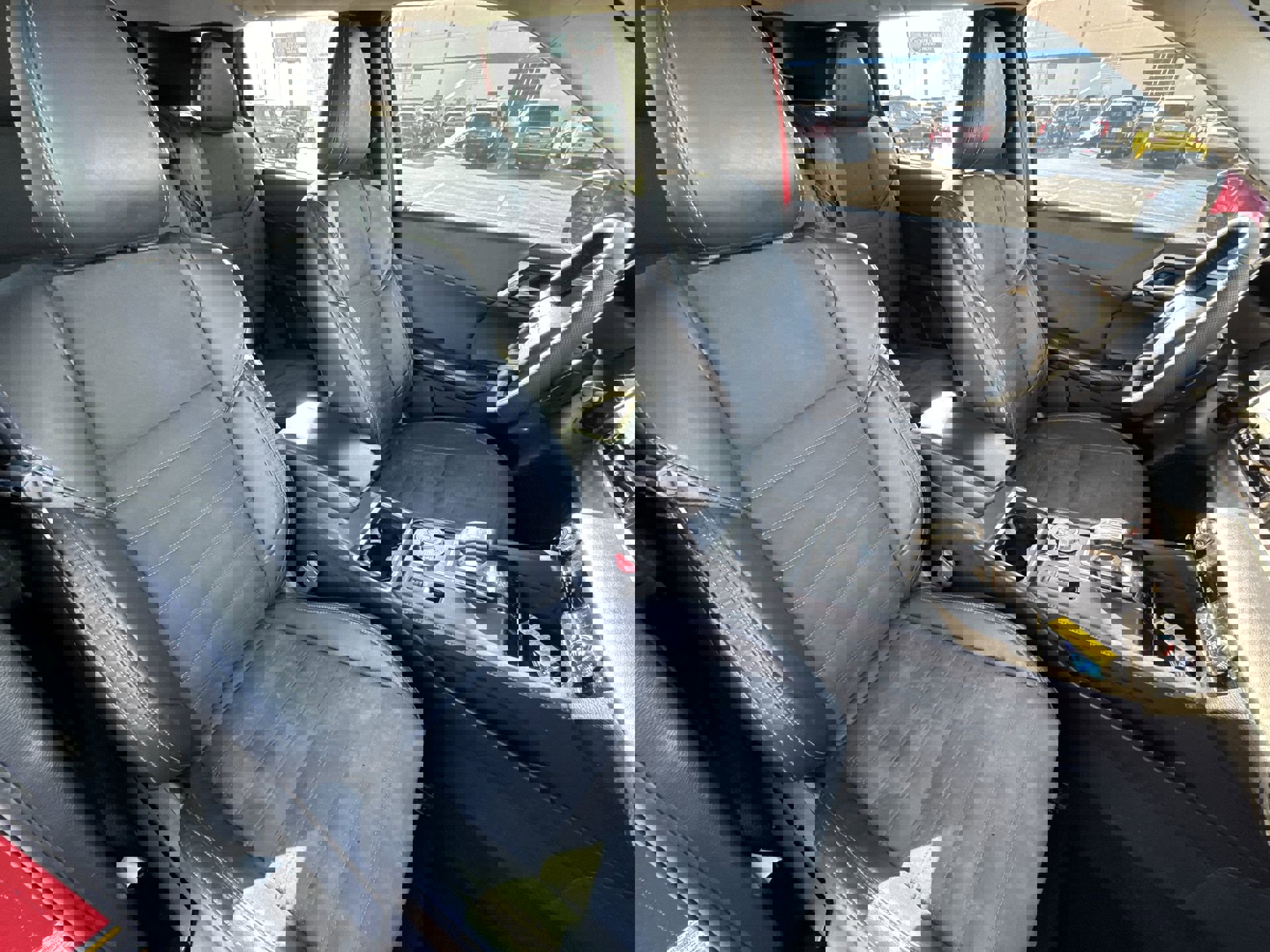 Used 2023 Mitsubishi Outlander SE image 26