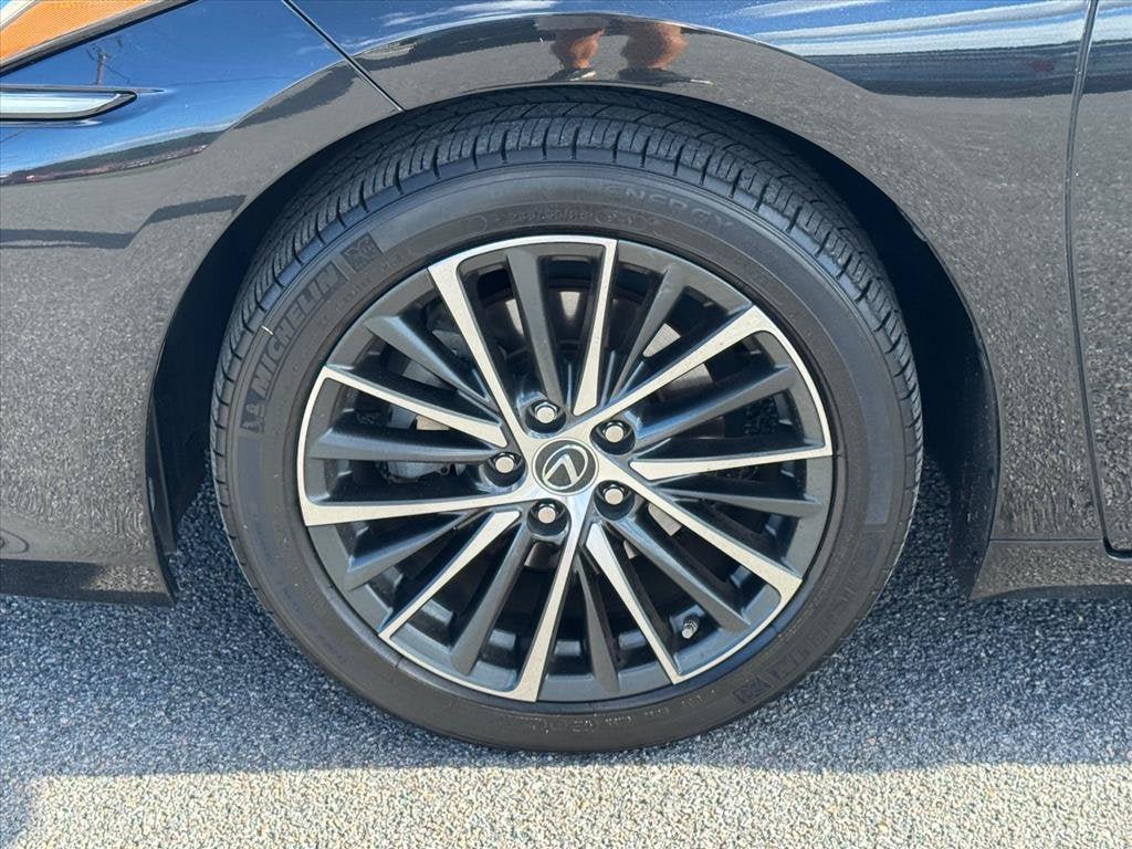 Used 2022 Lexus ES 300h w/ Premium Package FWD image 15