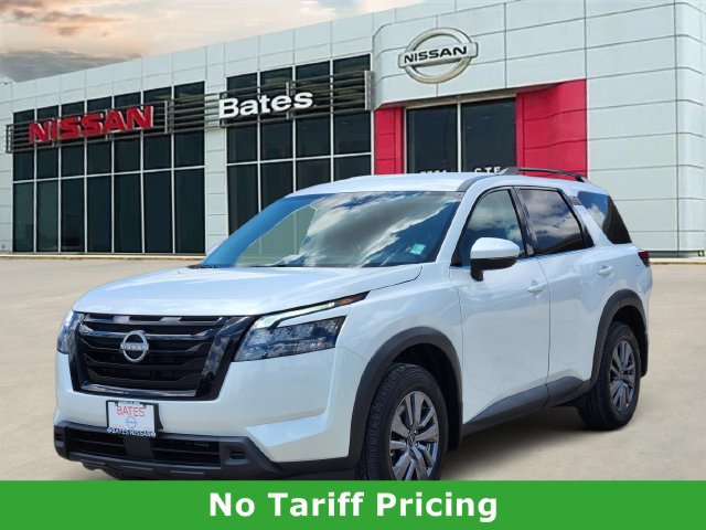 Used 2025 Nissan Pathfinder SV w/ Black Appearance Package FWD image 2
