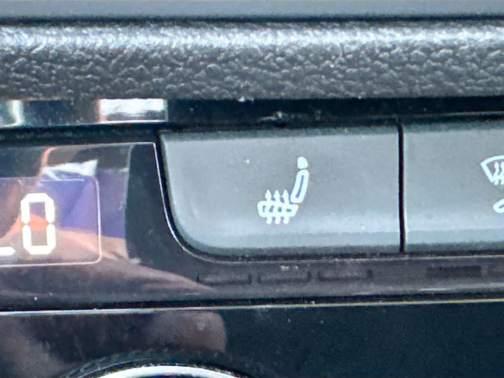 Used 2019 Volkswagen Jetta SEL image 24