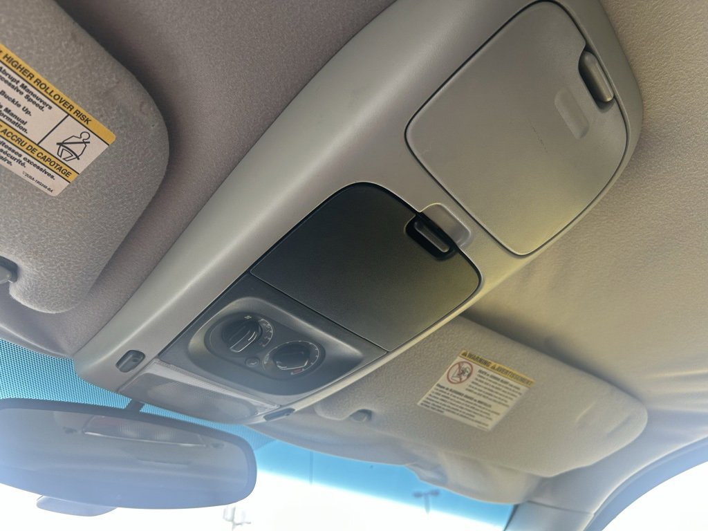 Used 2005 Ford Explorer XLT image 23