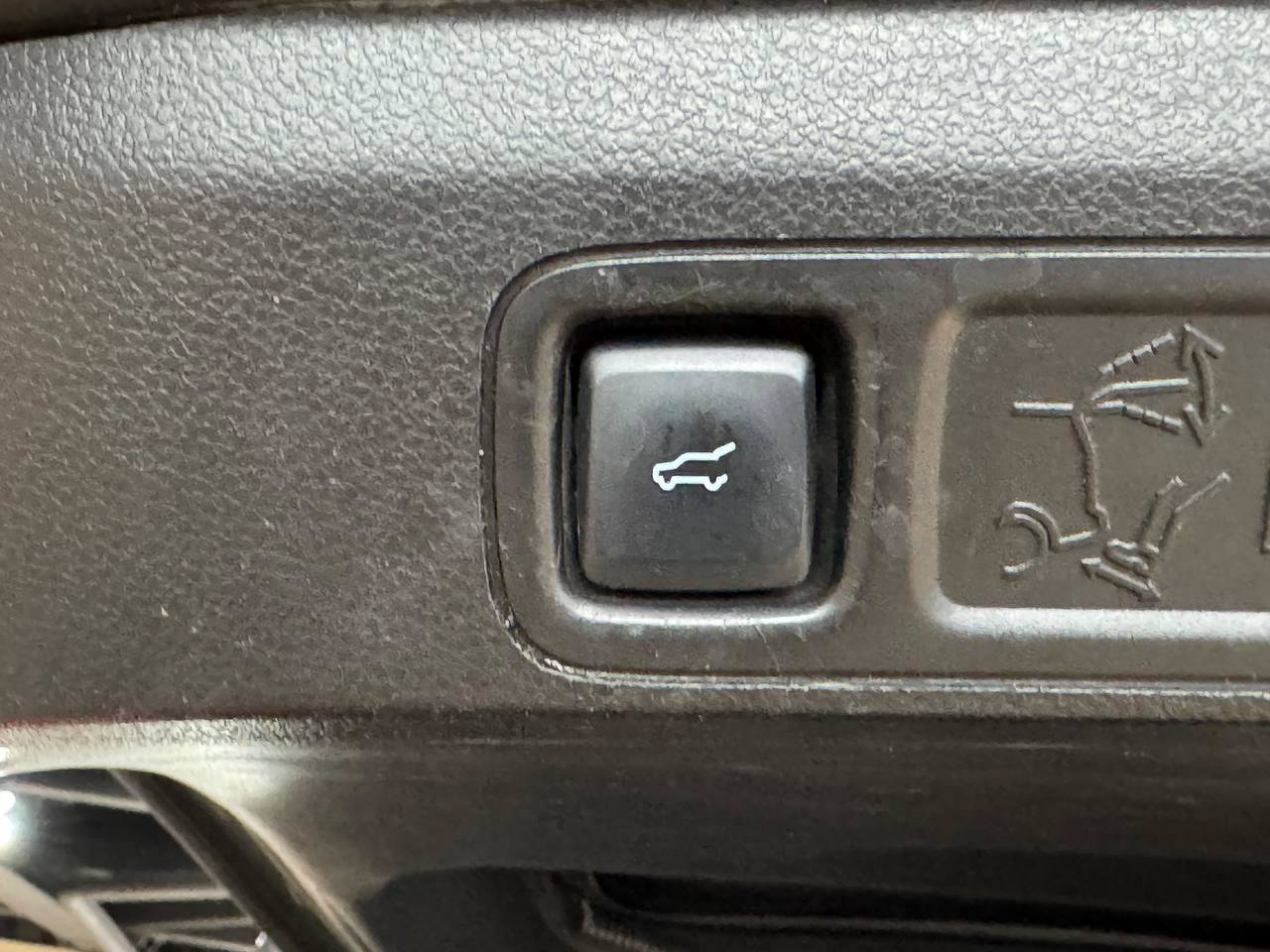 Used 2018 Ford Expedition Max Limited w/ Equipment Group 301A RWD image 46