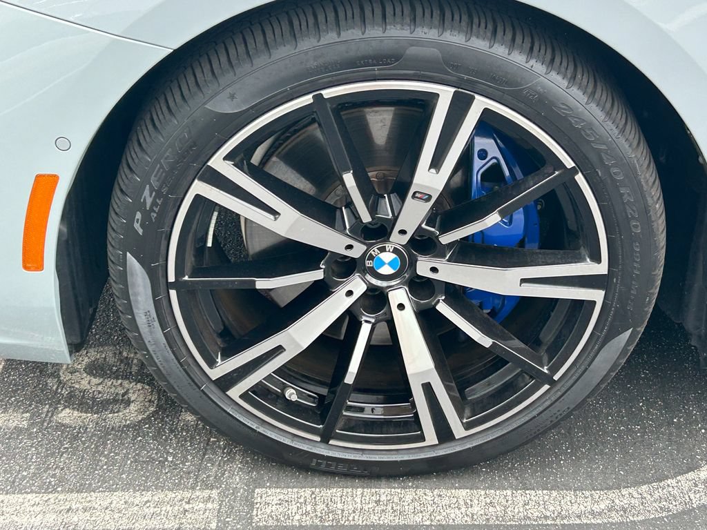 Used 2026 BMW 550e xDrive AWD/4WD image 9