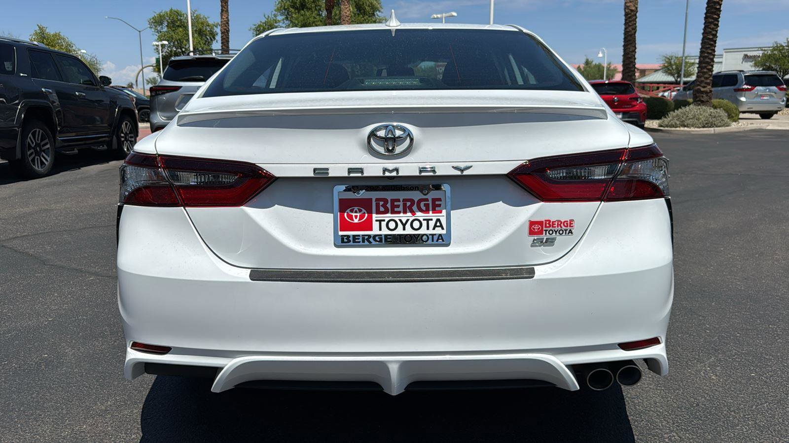 Used 2023 Toyota Camry SE image 6