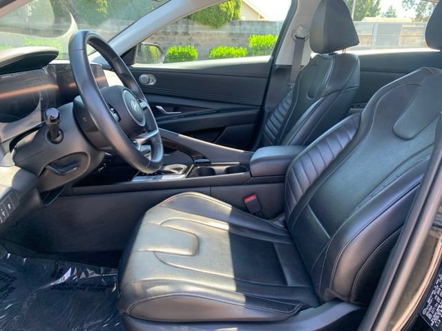 Certified 2025 Hyundai Elantra Limited FWD image 13