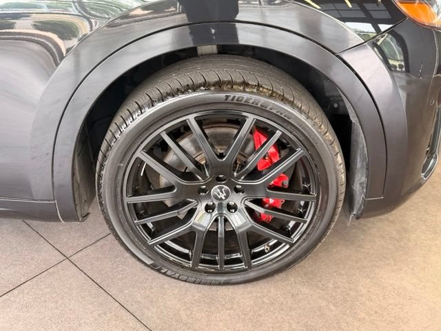 Used 2023 Maserati Levante Modena AWD/4WD image 12