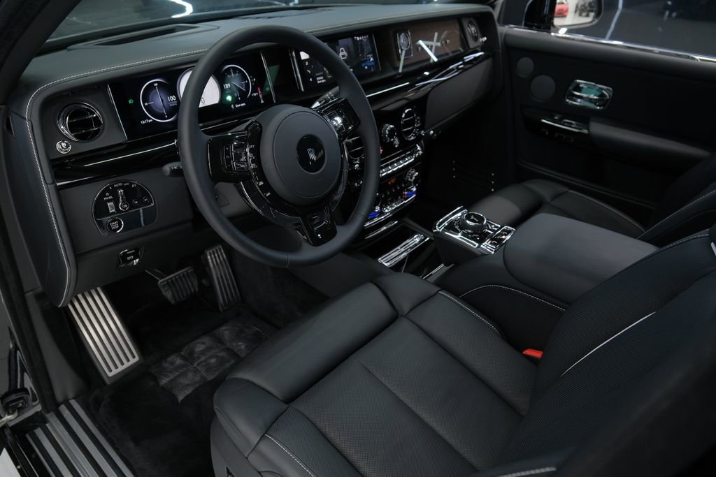 Used 2026 Rolls-Royce Phantom Sedan image 33