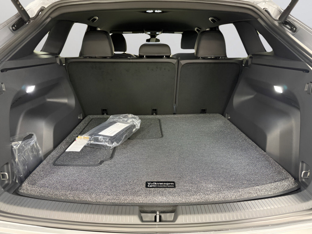 New 2026 Volkswagen Atlas Cross Sport SE image 9