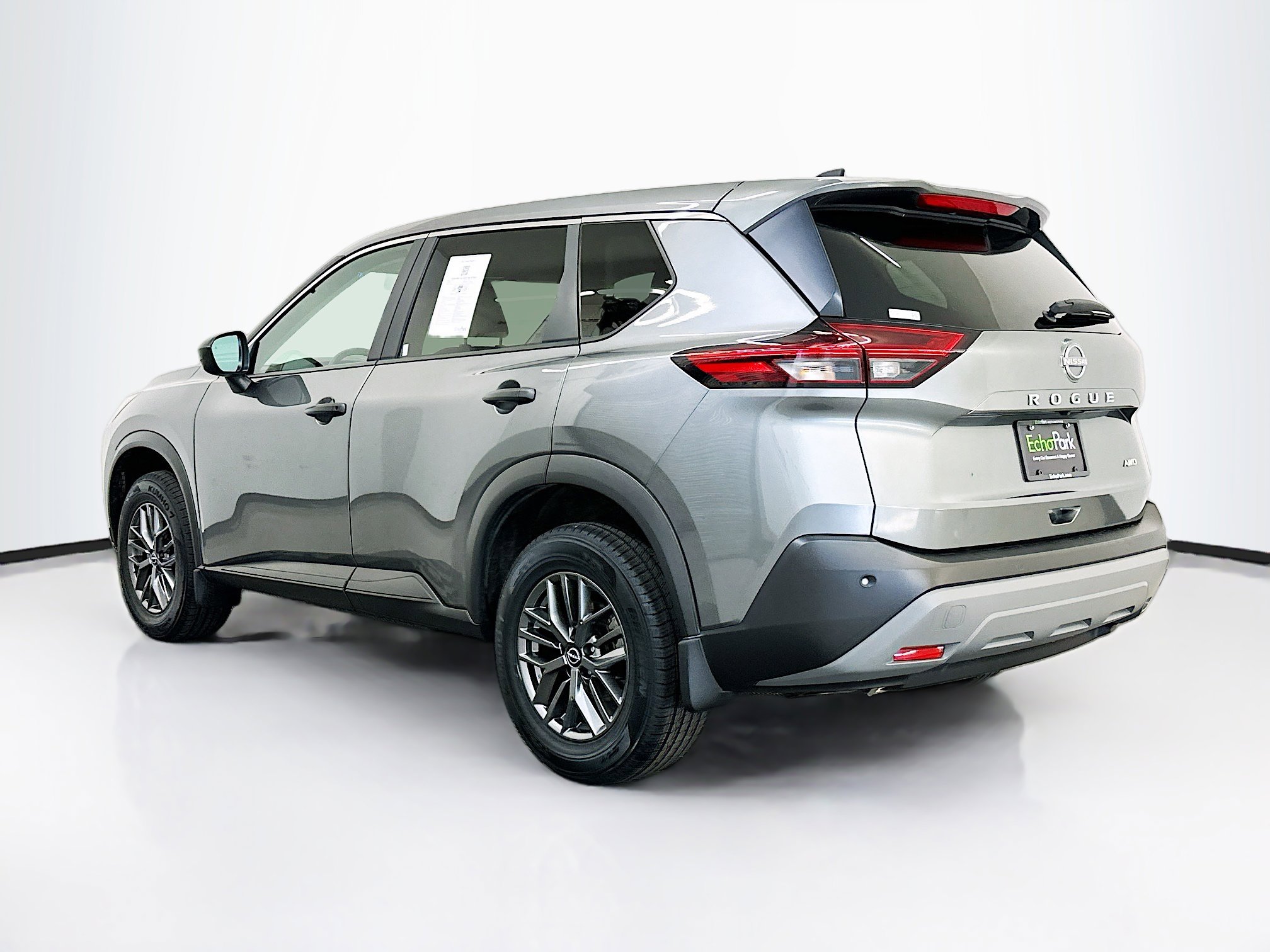 Used 2023 Nissan Rogue S AWD/4WD image 5
