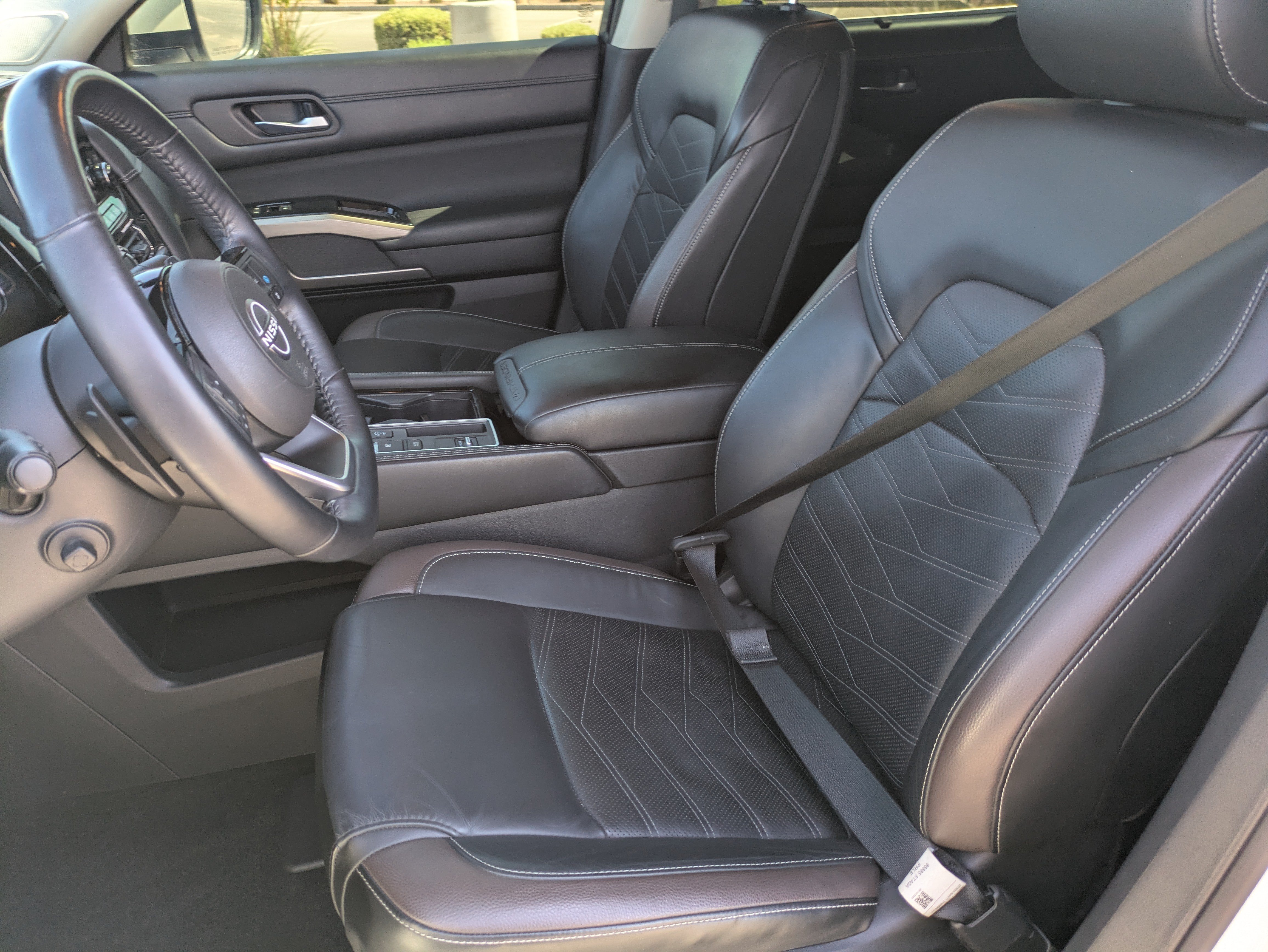 Used 2023 Nissan Pathfinder Platinum w/ Cargo Package FWD image 27