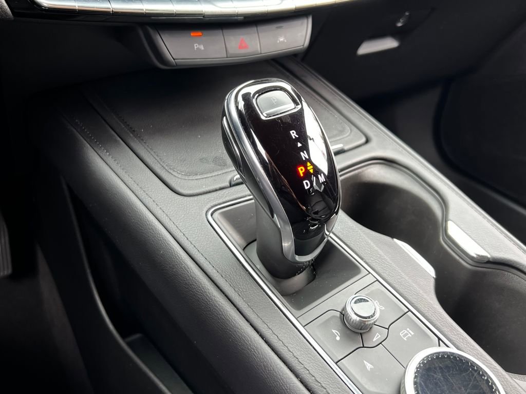 Used 2024 Cadillac XT4 Premium Luxury image 31