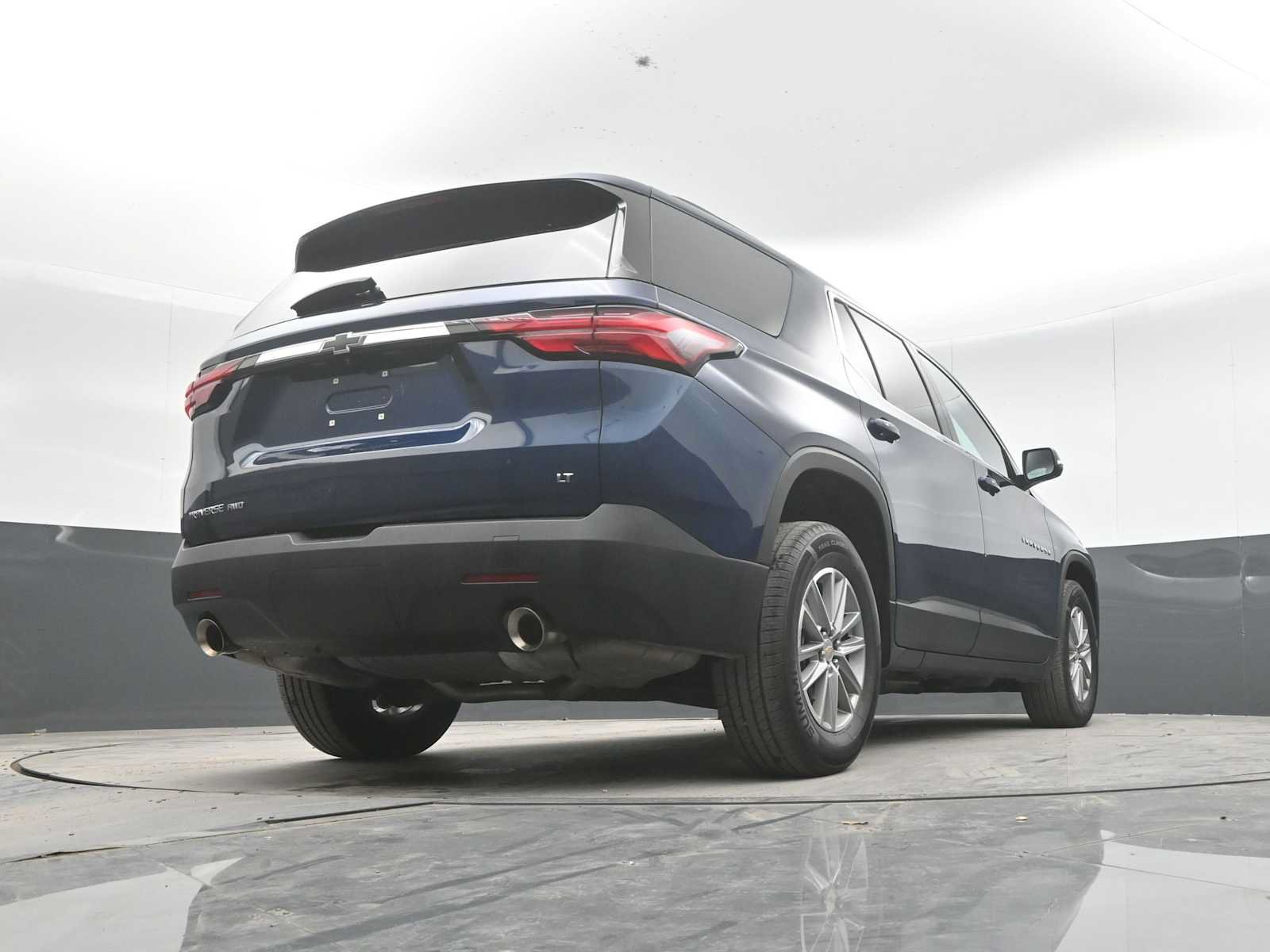 Used 2023 Chevrolet Traverse LT AWD/4WD image 49