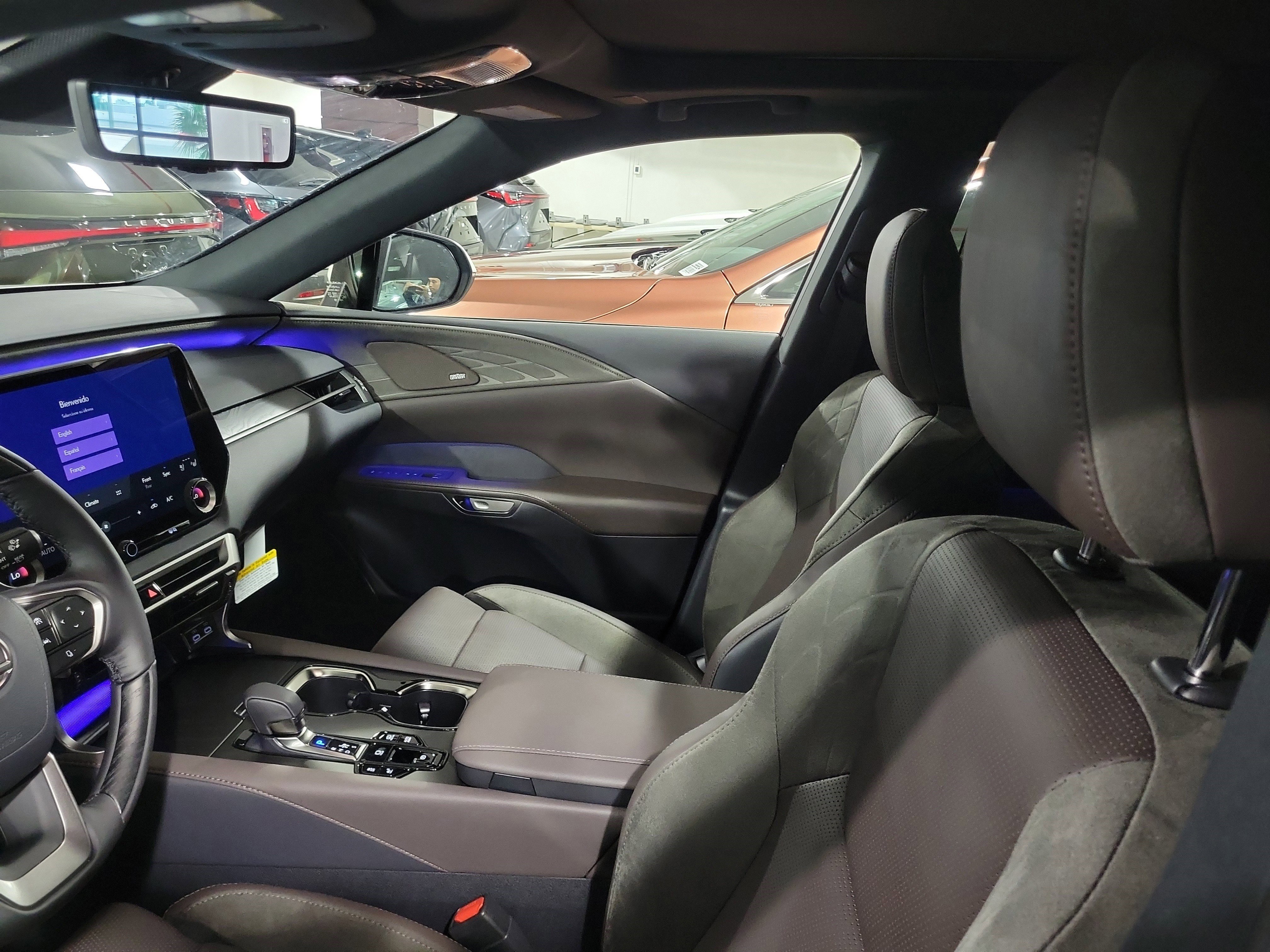 New 2025 Lexus RX 450h AWD w/ Luxury Package image 9