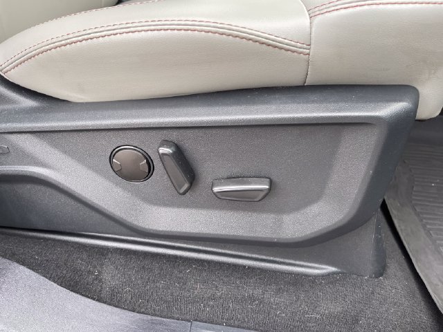 Used 2025 Ford Expedition Active AWD/4WD image 45