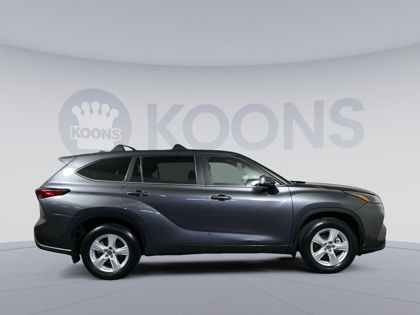 Used 2023 Toyota Highlander LE image 8