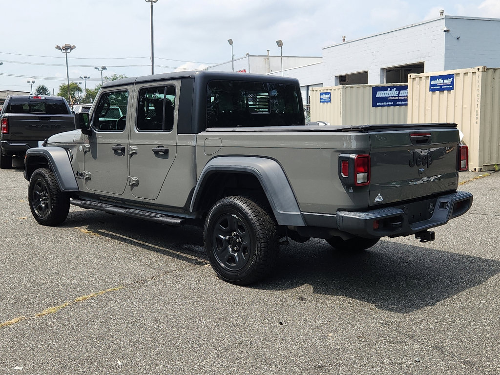 Used 2021 Jeep Gladiator Sport image 3