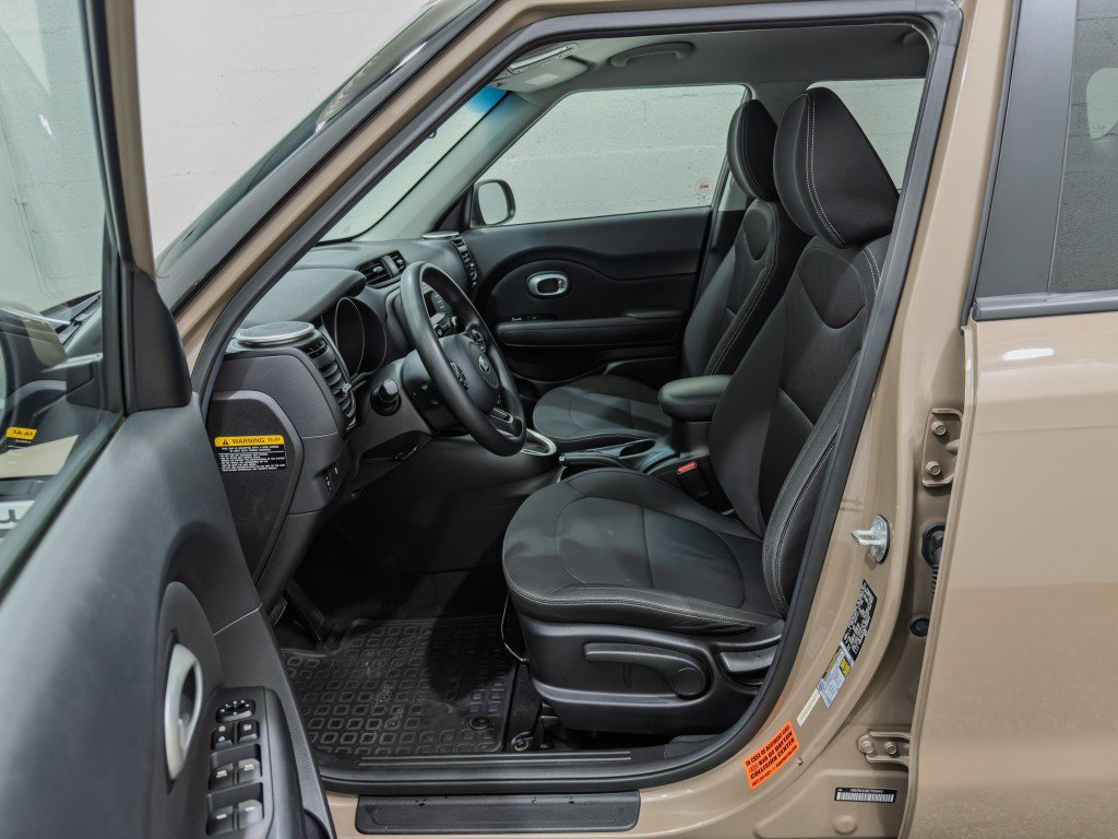 Used 2014 Kia Soul FWD image 11
