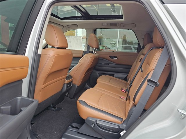 New 2025 Nissan Pathfinder Platinum w/ Cargo Package image 13