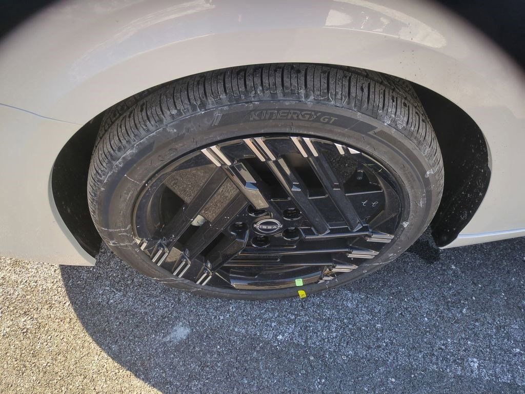 New 2026 Nissan Sentra SR w/ Floor Mat Package FWD image 37