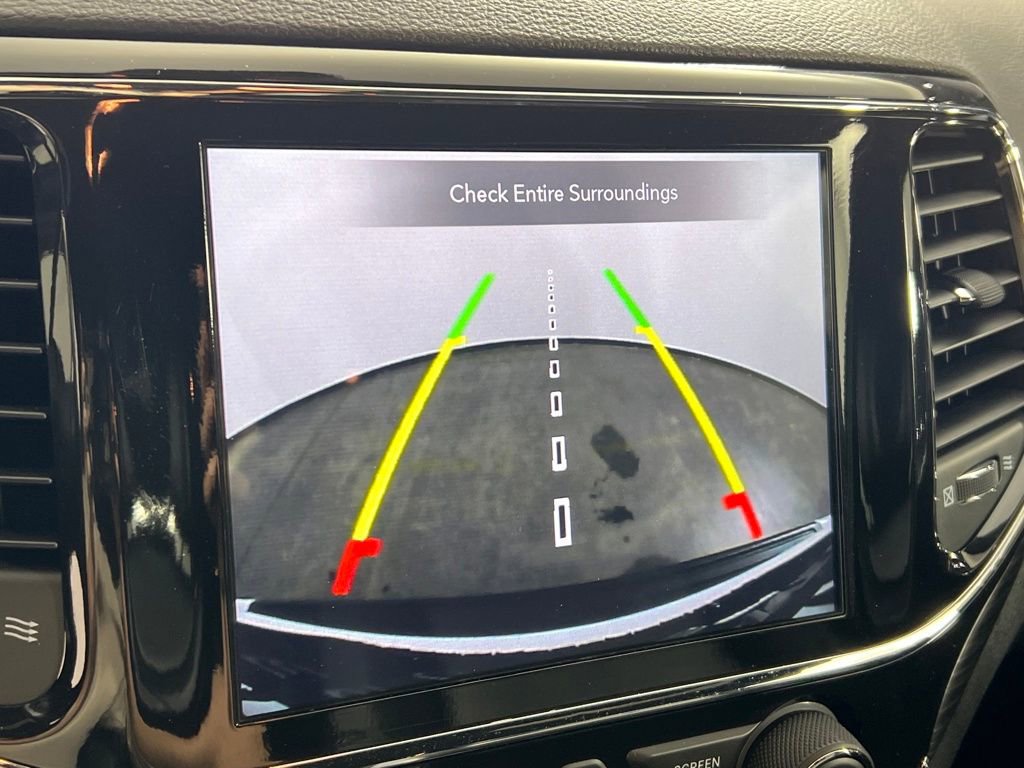 Used 2021 Jeep Grand Cherokee Laredo X image 51