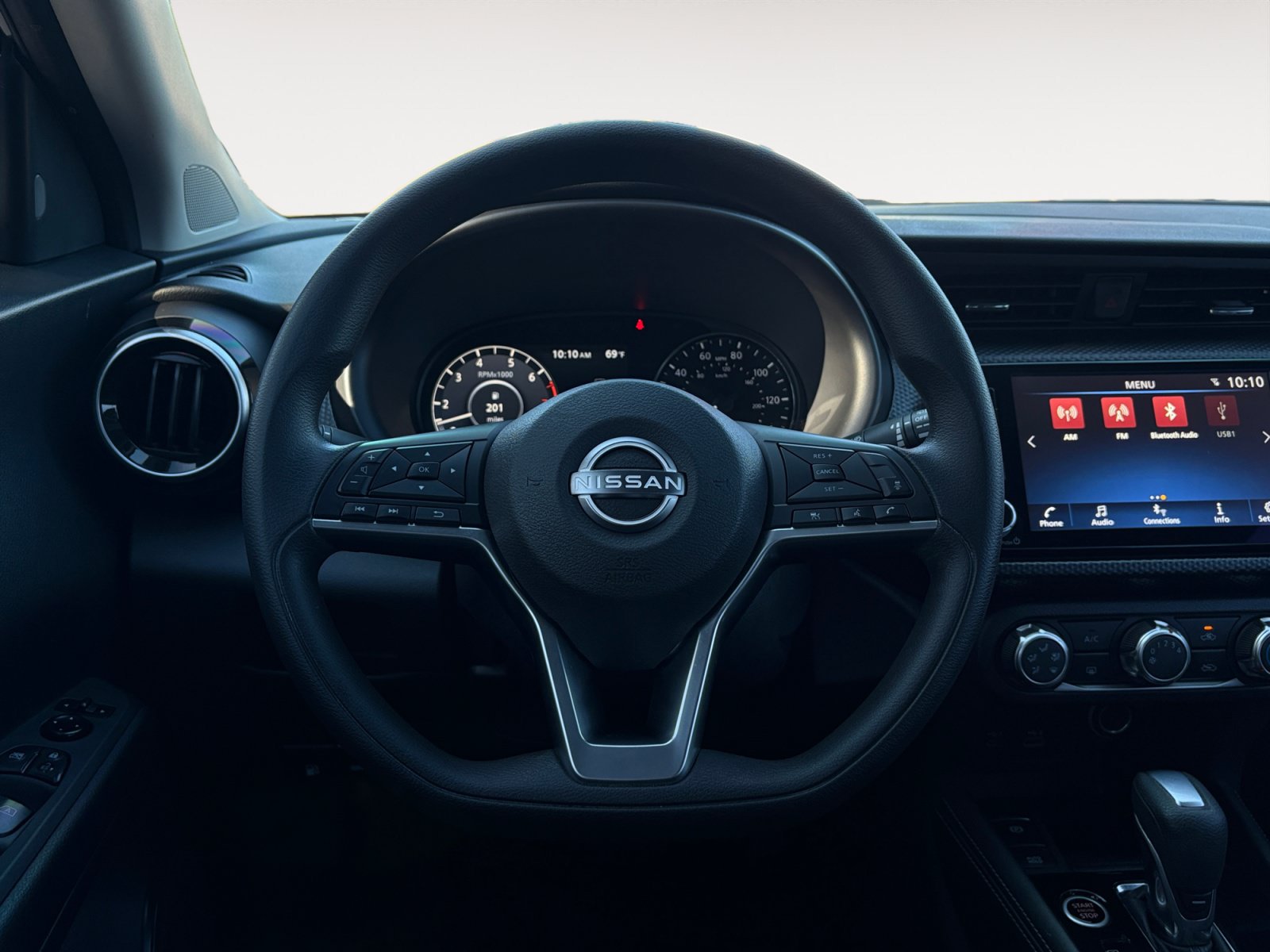 Used 2023 Nissan Kicks SV FWD image 13