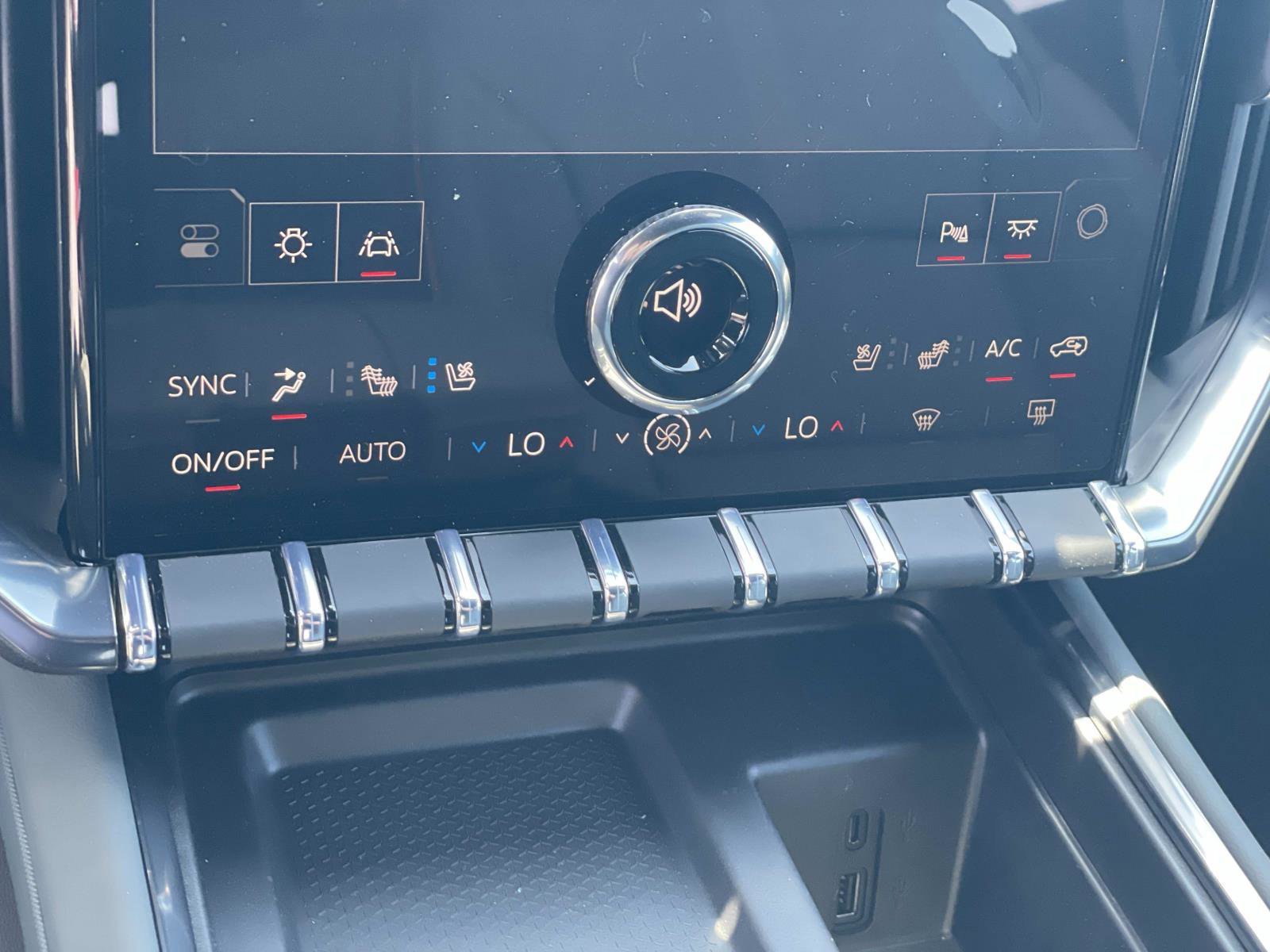 New 2026 GMC Acadia AT4 w/ Luxury Package AWD/4WD image 13