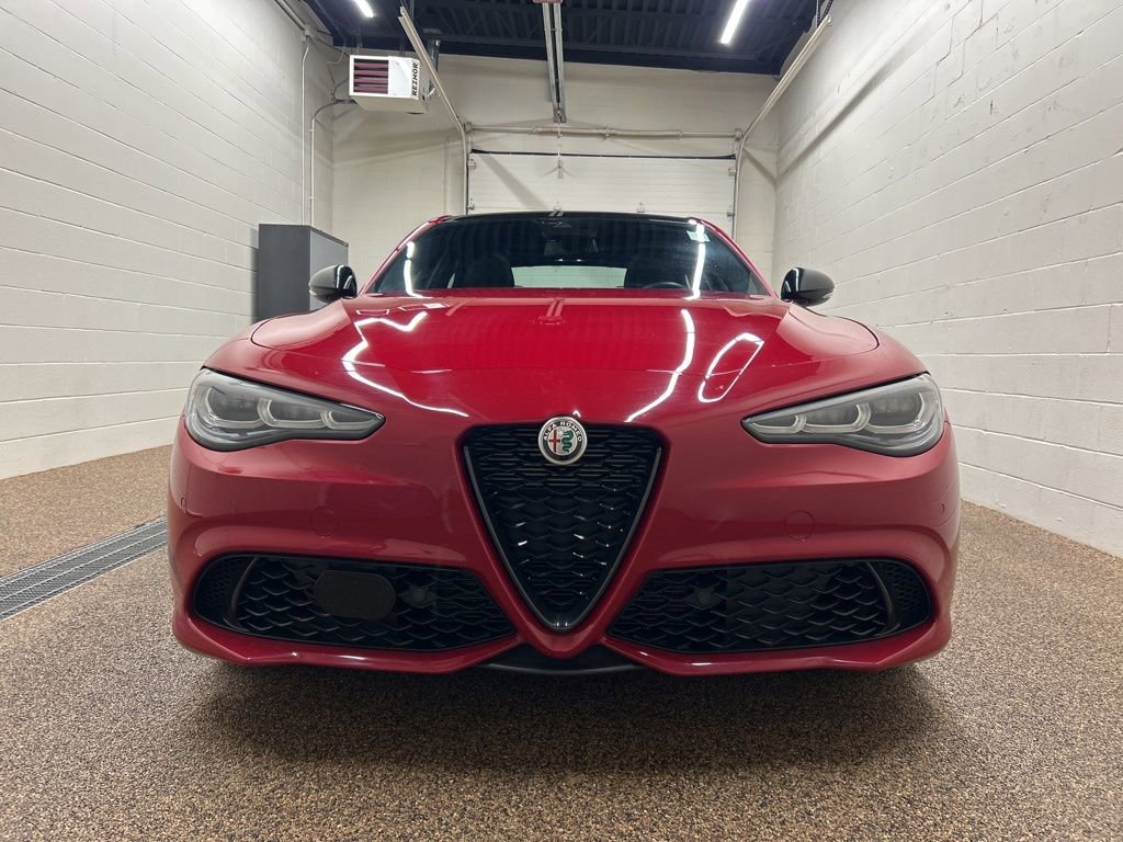 Used 2024 Alfa Romeo Giulia Veloce image 27