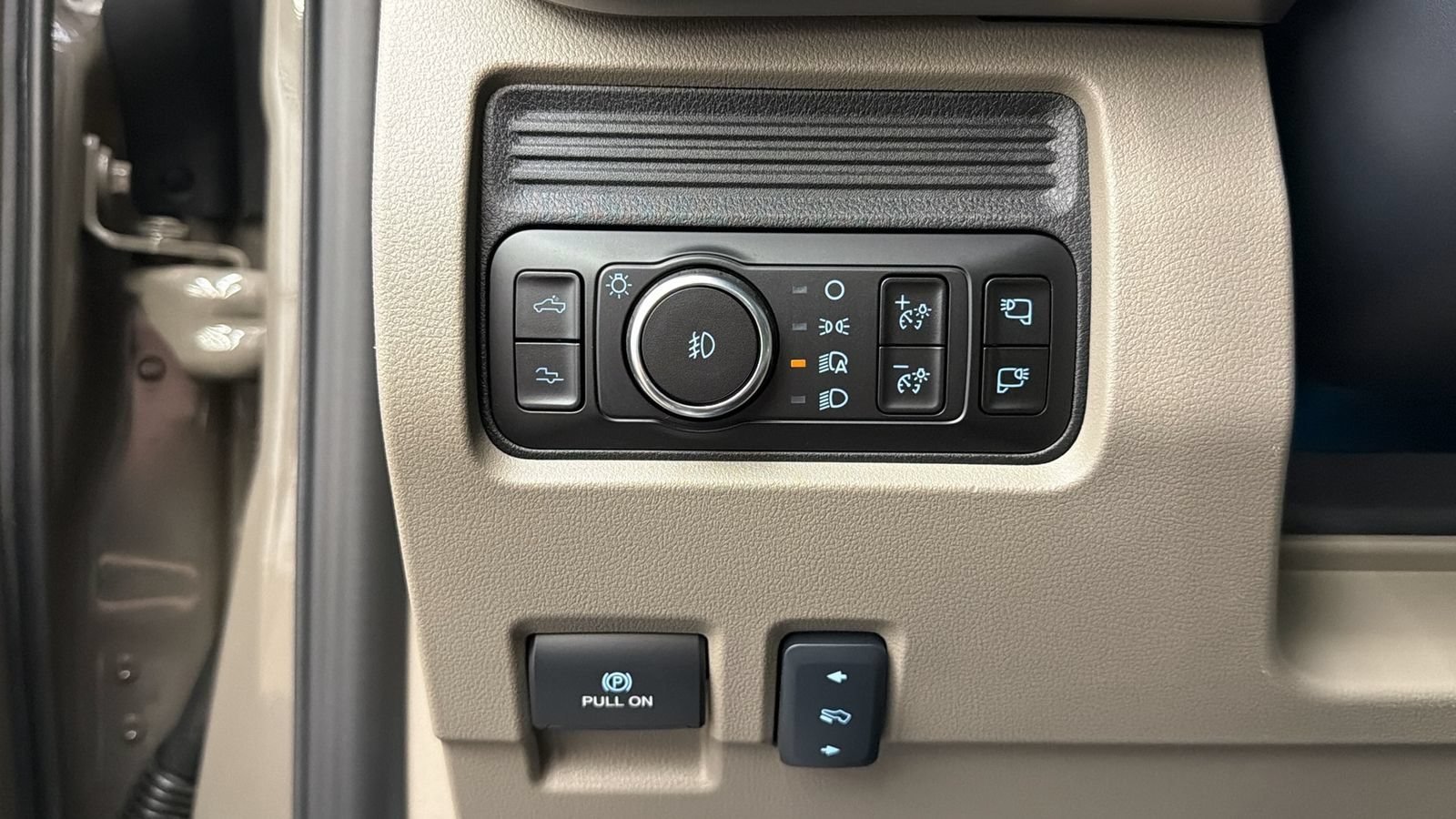 Used 2026 Ford F450 Platinum w/ Platinum Plus Package AWD/4WD image 32