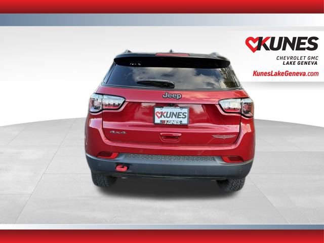 Used 2025 Jeep Compass Trailhawk image 5