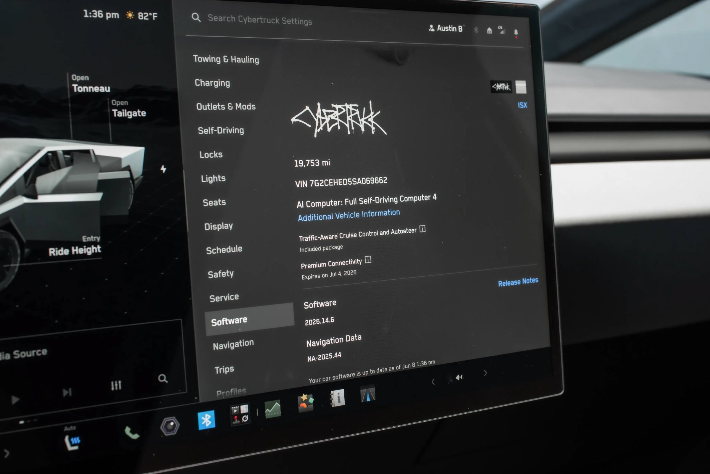 Used 2025 Tesla Cybertruck AWD Crew Cab image 10