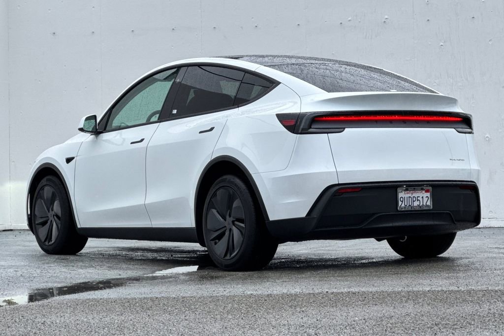 Used 2026 Tesla Model Y Long Range image 5