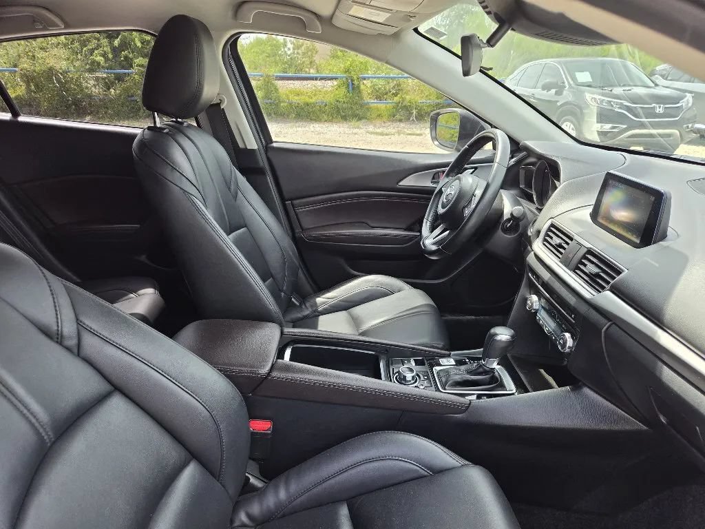 Used 2018 MAZDA MAZDA3 Touring FWD image 24