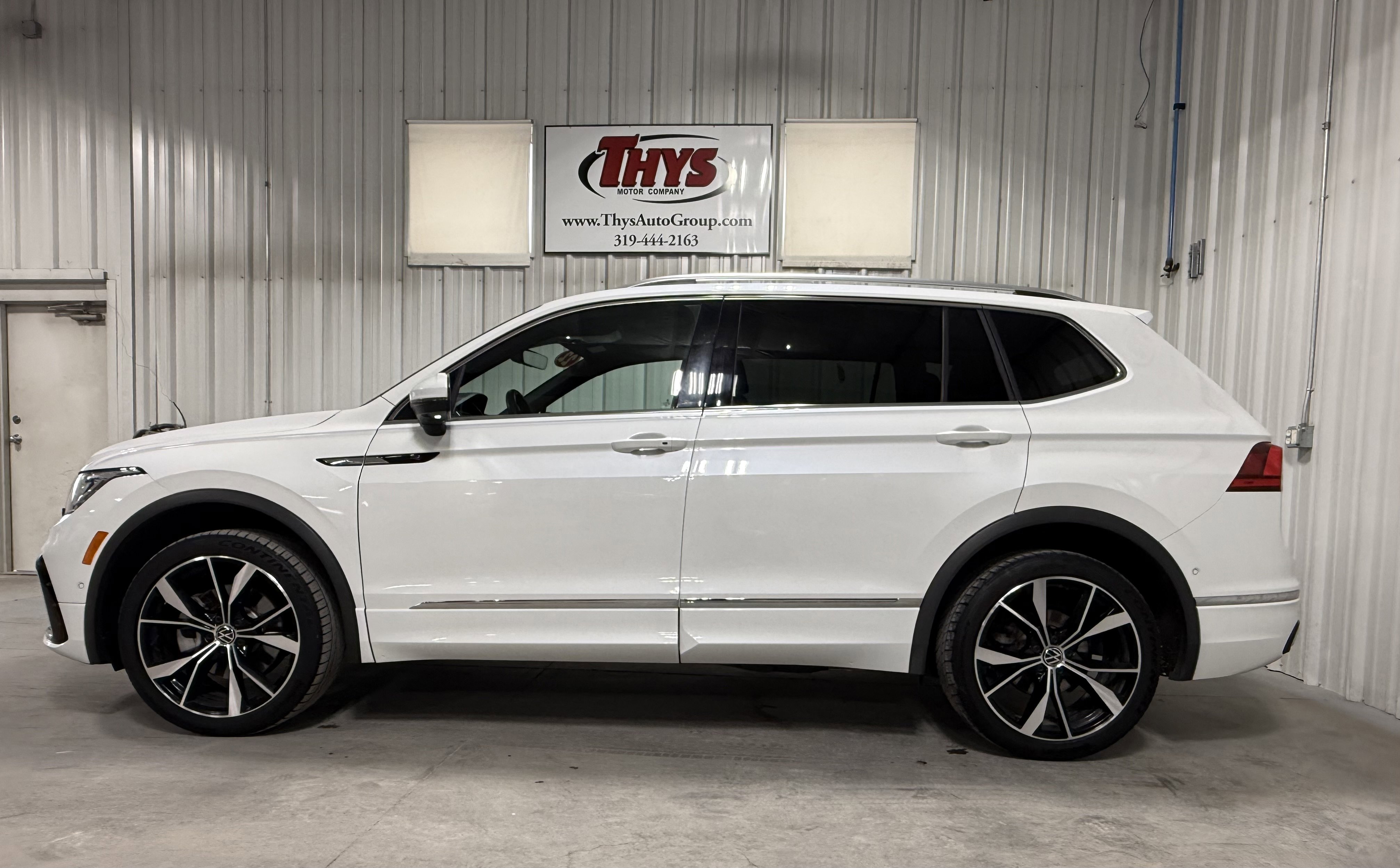 Used 2022 Volkswagen Tiguan SEL R-Line image 20