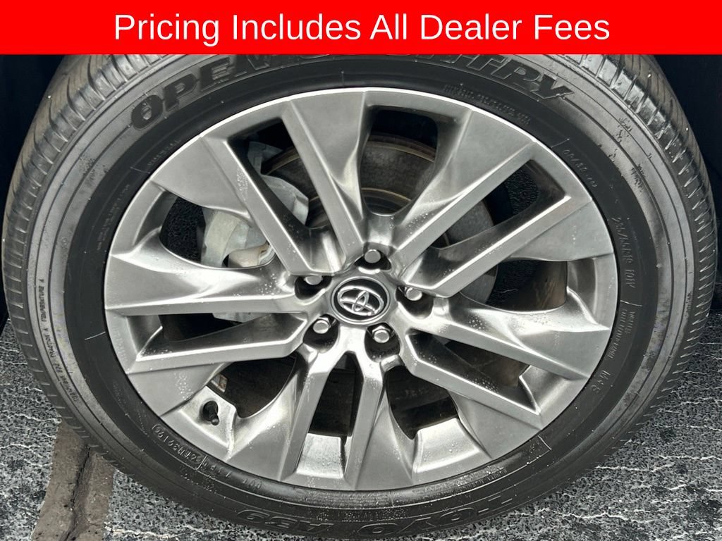 Used 2020 Toyota RAV4 XLE Premium FWD image 24