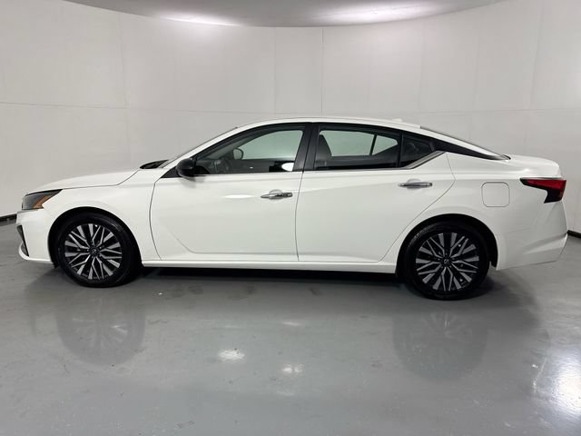 Used 2025 Nissan Altima 2.5 SV FWD image 28