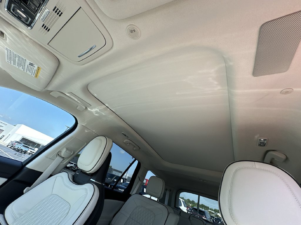 Used 2024 Lincoln Aviator Black Label AWD/4WD image 28