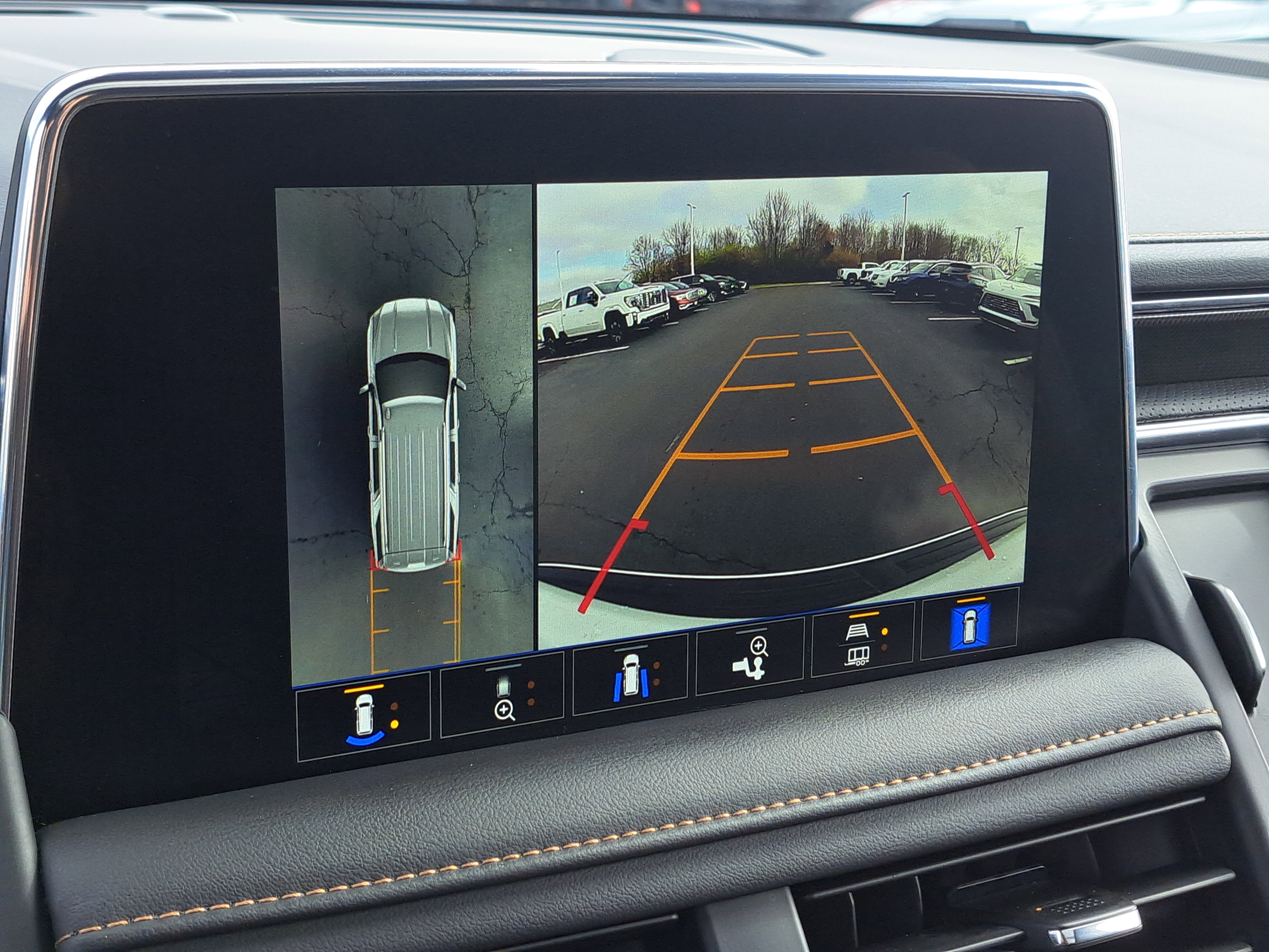 Used 2024 GMC Yukon AT4 w/ Technology Package image 20