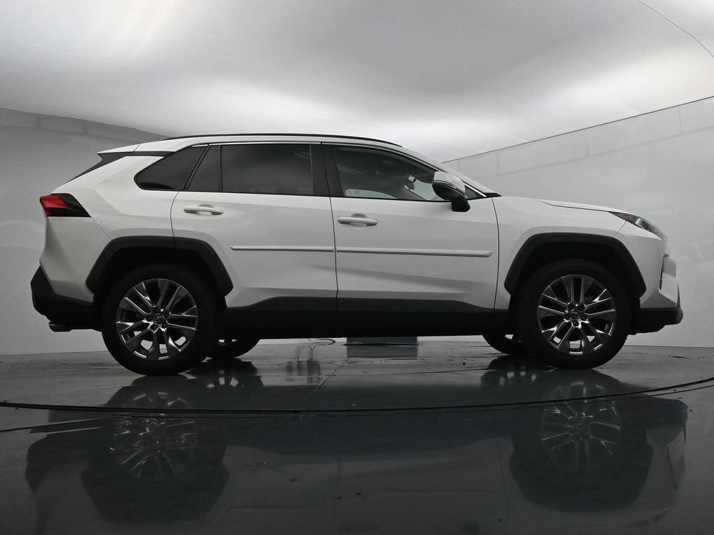 Used 2019 Toyota RAV4 XLE Premium w/ Cold Weather Package AWD/4WD image 42
