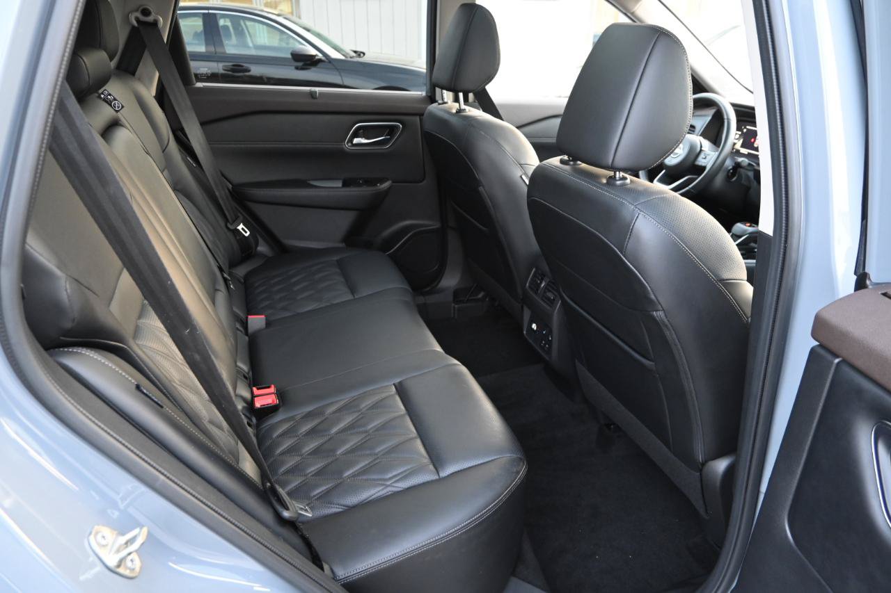 Used 2023 Nissan Rogue Platinum w/ Platinum Premium Package AWD/4WD image 40