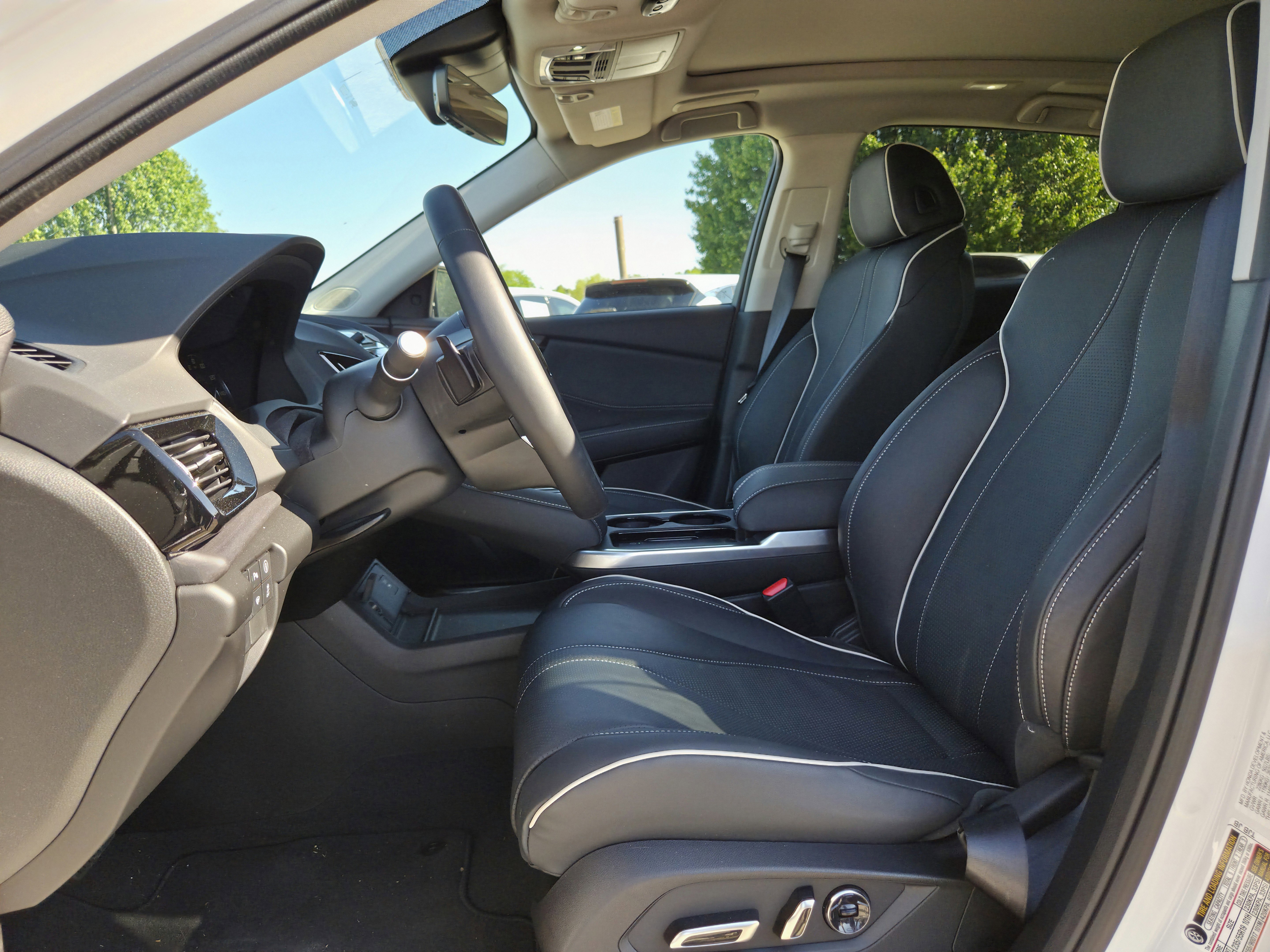 Used 2025 Acura RDX SH-AWD w/ Advance Package image 6