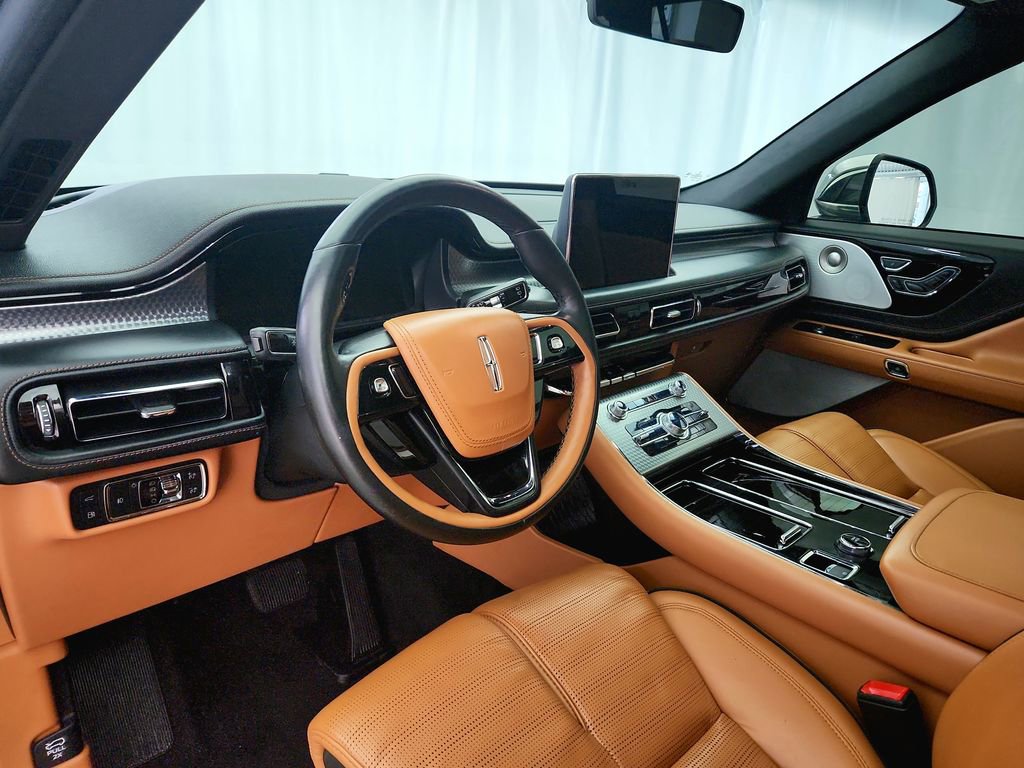 Used 2020 Lincoln Aviator Black Label Grand Touring w/ Class IV Trailer Tow Package image 11