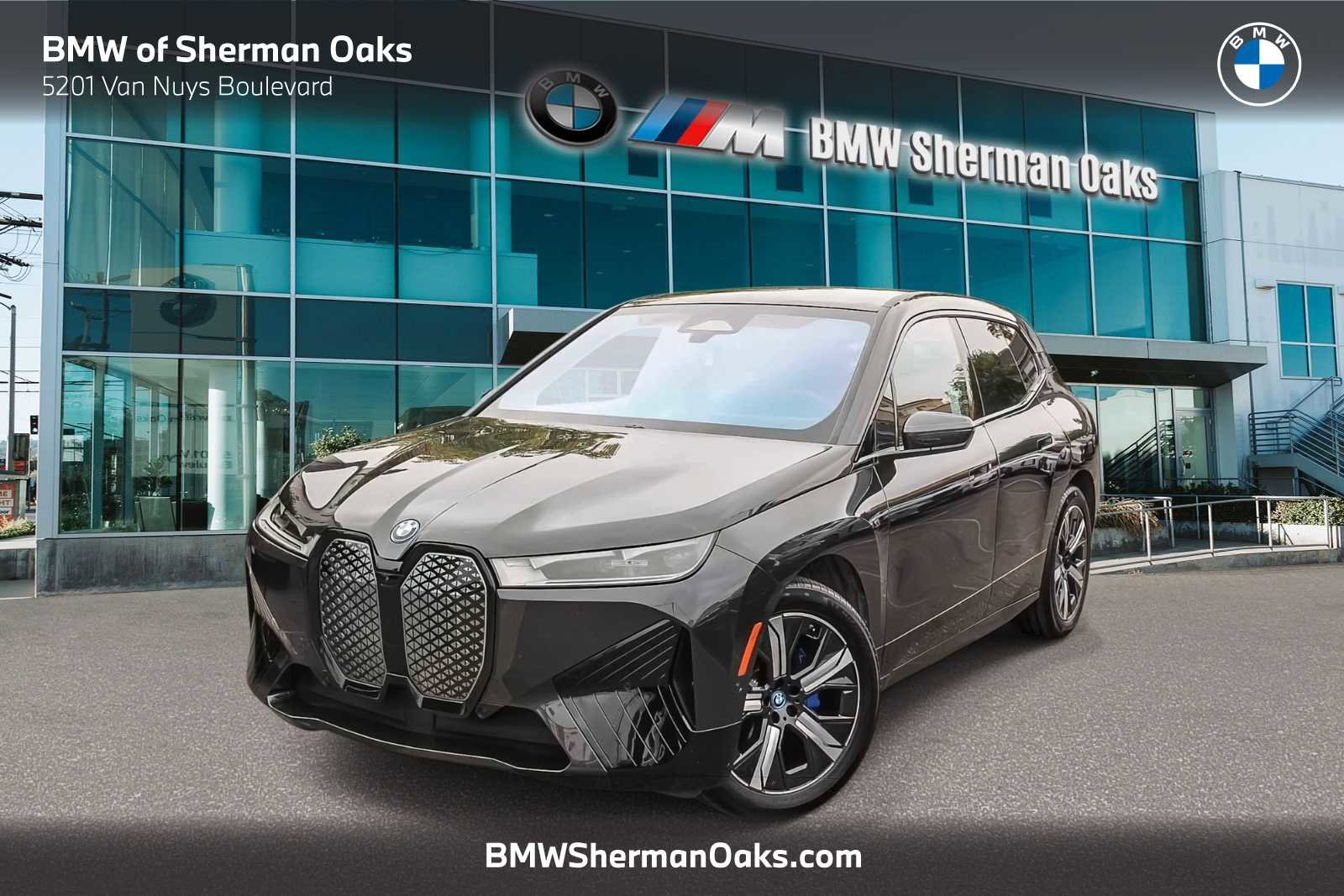 Certified 2023 BMW iX xDrive50 w/ Sport Package AWD/4WD image 1
