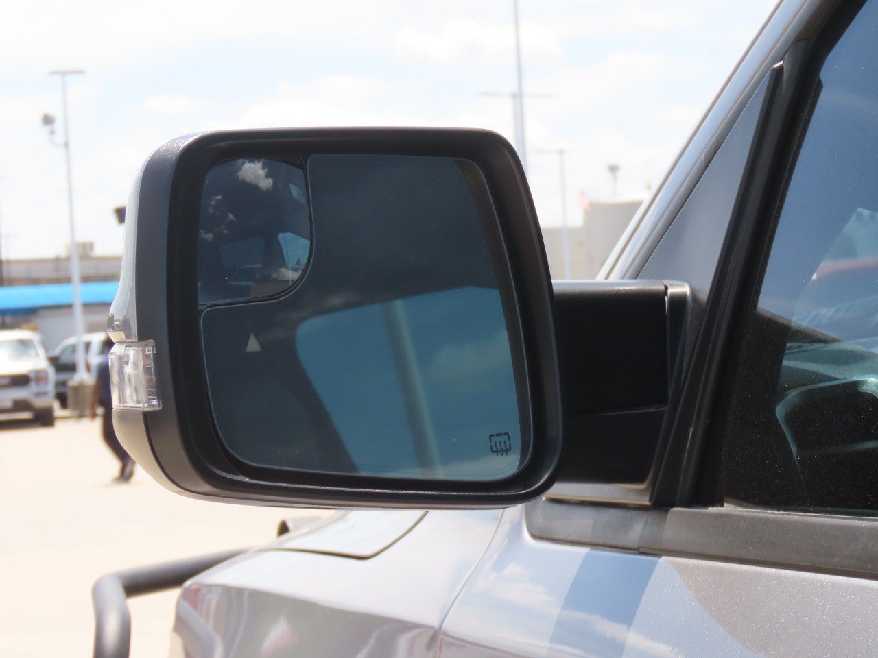 Used 2023 RAM 1500 Laramie AWD/4WD image 18