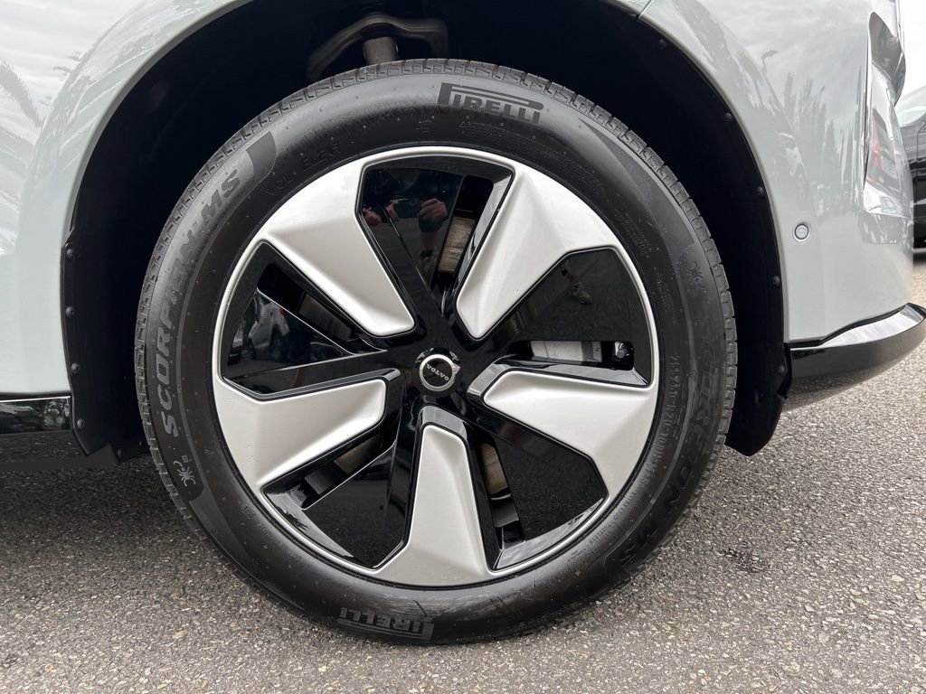 New 2025 Volvo EX90 Plus image 10