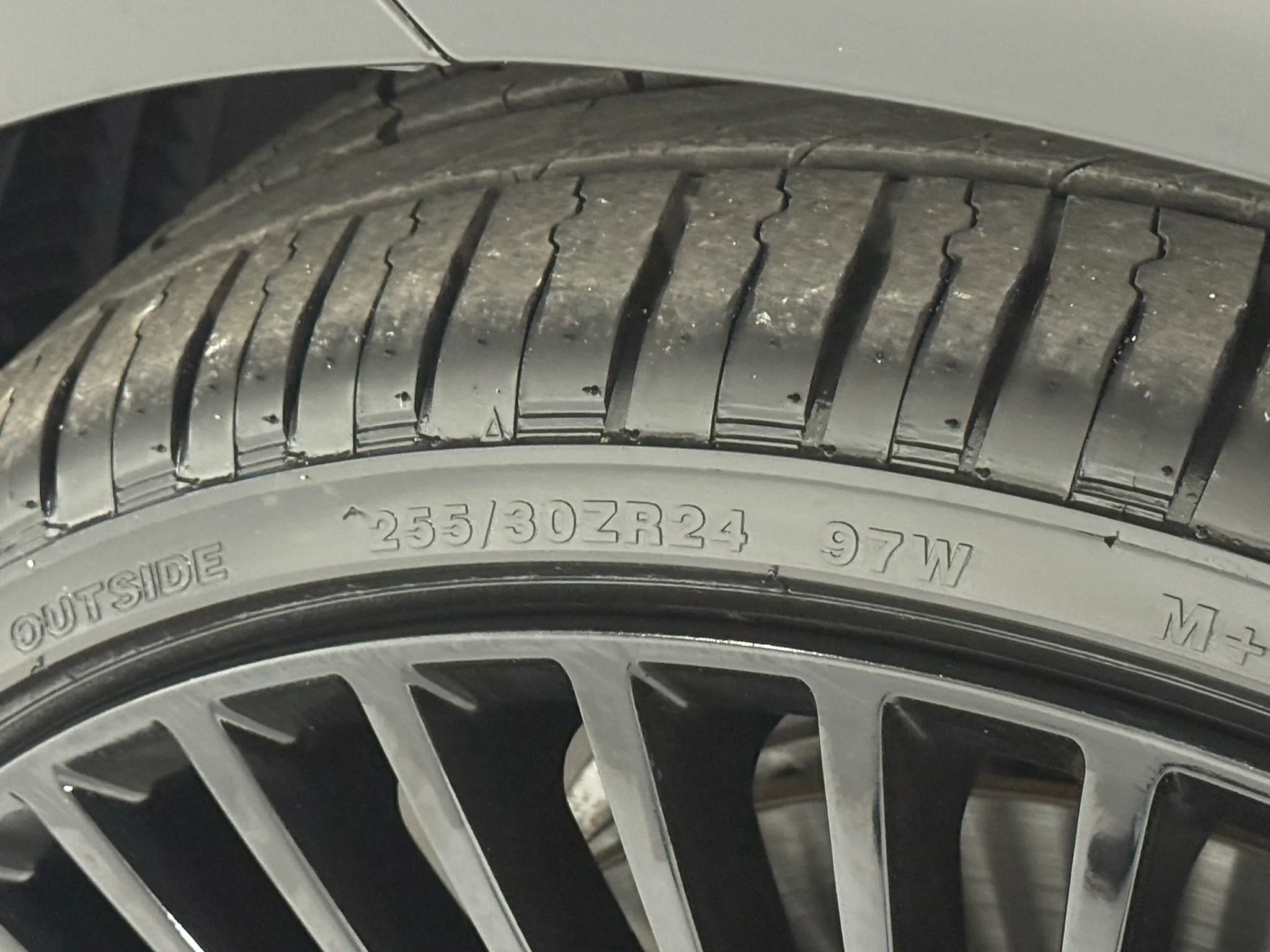 Used 2017 Rolls-Royce Dawn image 41