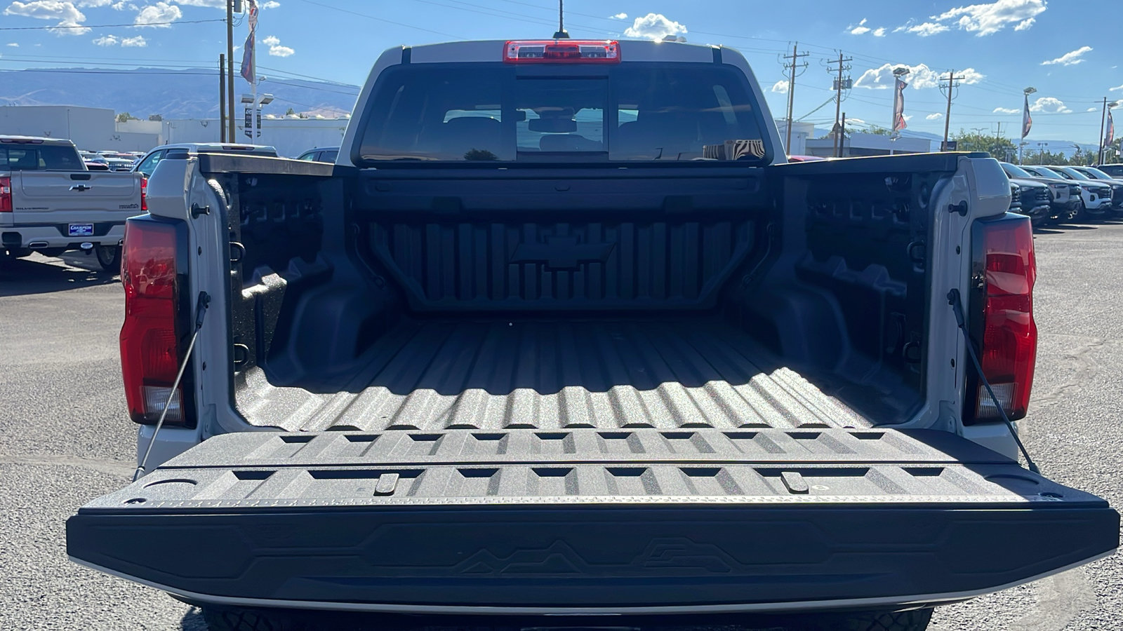 New 2026 Chevrolet Colorado ZR2 w/ Technology Package AWD/4WD image 7