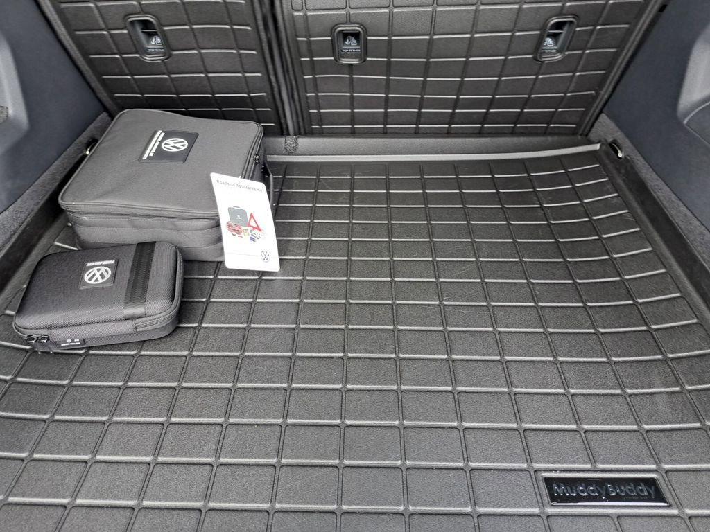 New 2026 Volkswagen Tiguan SE R-Line image 25