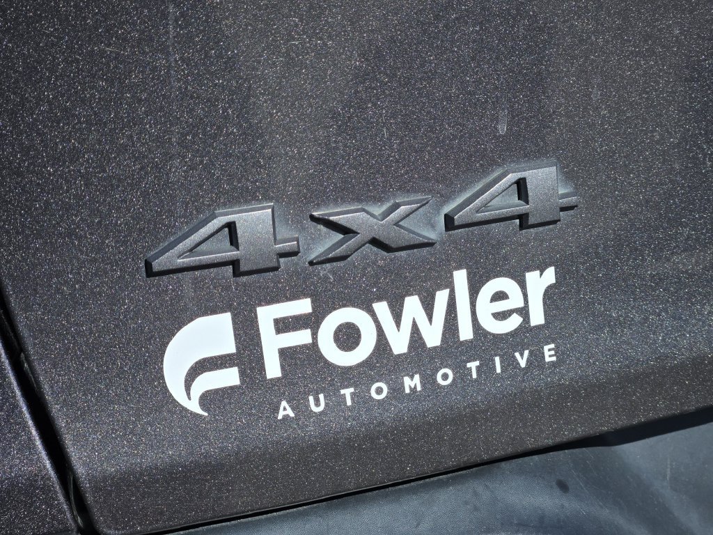 Used 2016 Jeep Cherokee Trailhawk AWD/4WD image 14