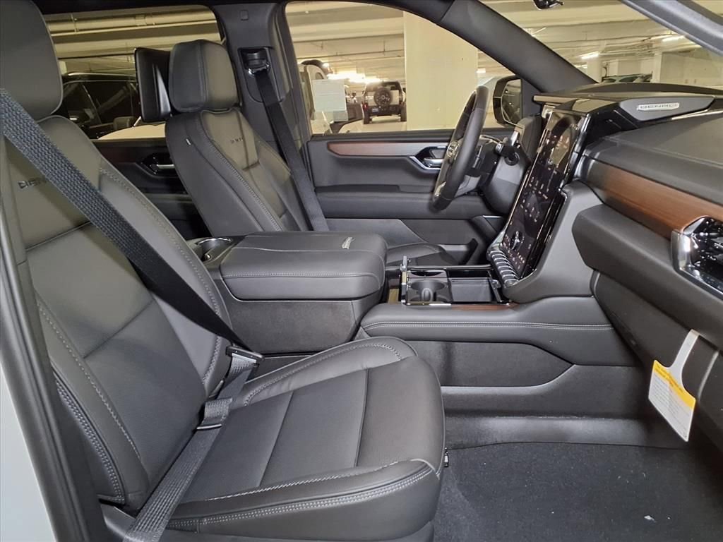 New 2026 GMC Yukon XL Denali w/ Advanced Technology Package image 6